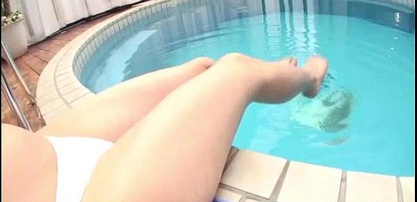  Keito Miyazawa hot girl fucked at the pool